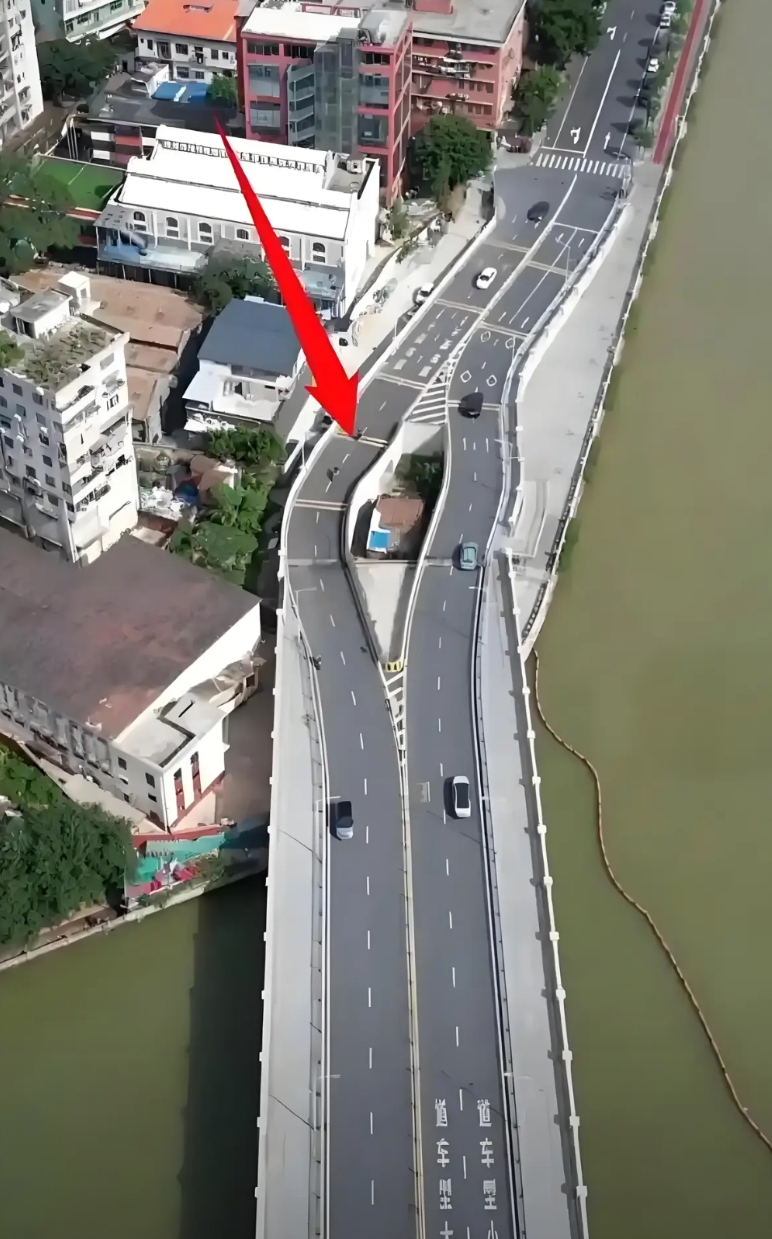 江西金溪县钉子户如果认怂要价减半是不是可以重新申请拆迁，否则被围了，成为206国