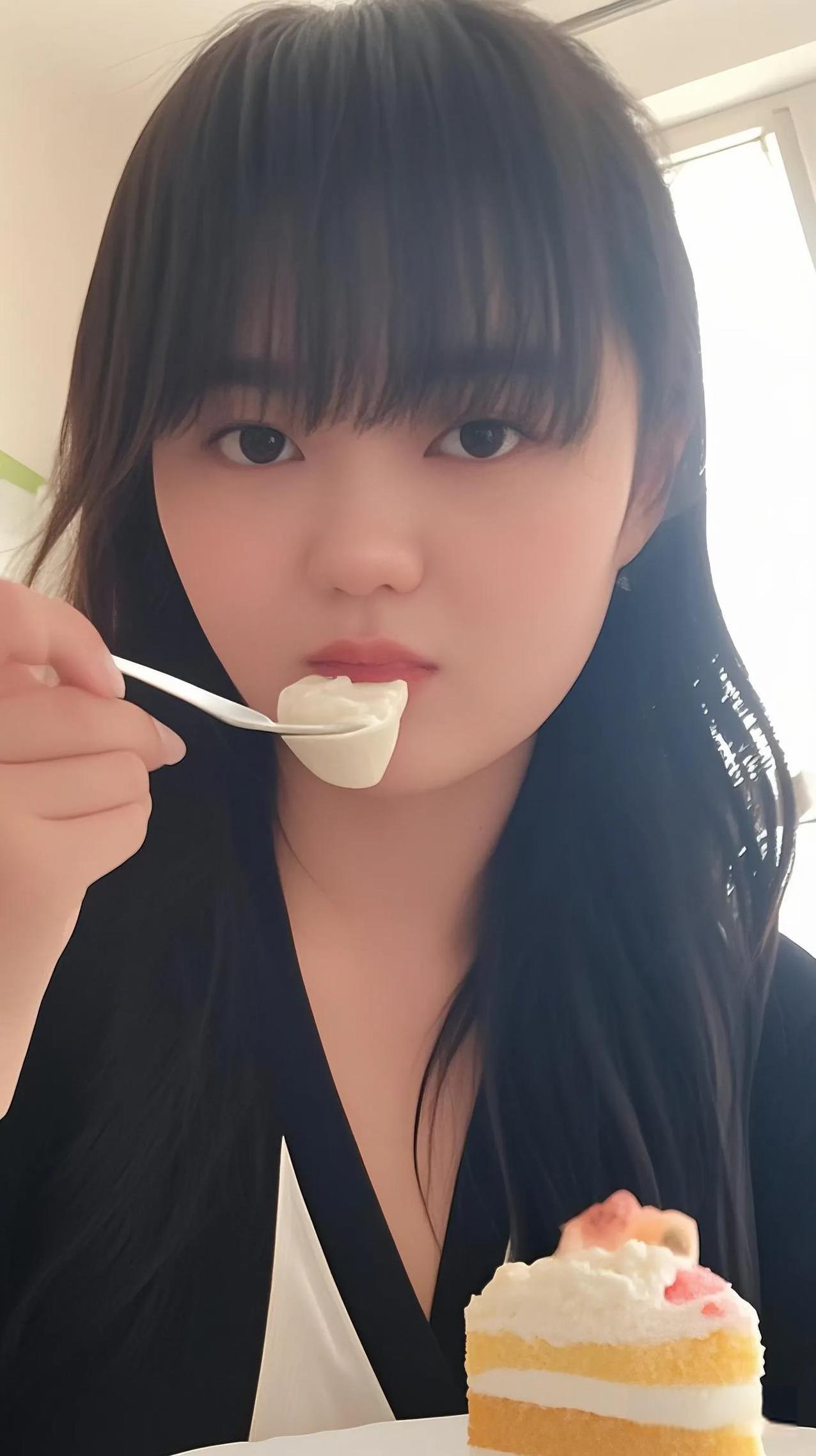 十二星座明日1月23日幸运颜色：
 白羊座：活力橙，能激发创造力与行动力，让人勇
