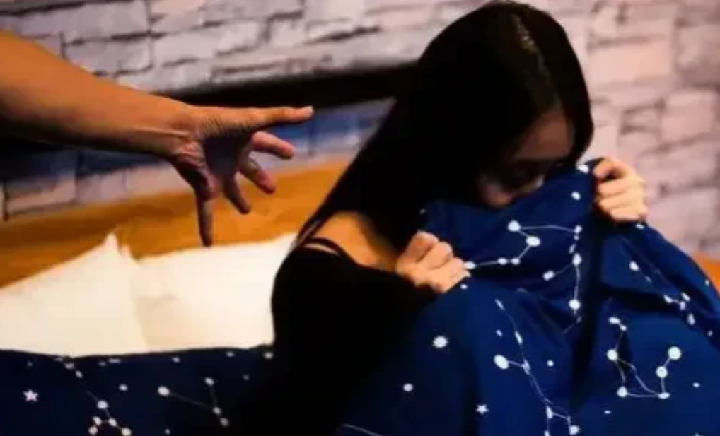 江西赣江，90后男子发现相处了2年多的女友竟然已婚有家庭，同居期间所生的孩子，也