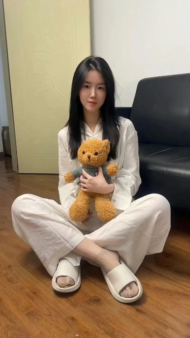 后妈就比我大两岁我该如何应对哈哈哈哈哈