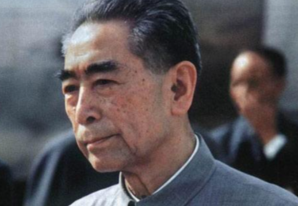 1975年，病重中的周总理突然说：“要是能吃一口桃子就好了！”在场的人听后，都落