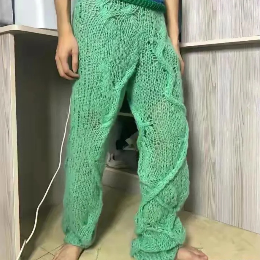 特意给男朋友花了3个多小时织的裤子，为啥他还不高兴了，颜色是他选的，到底哪里错了