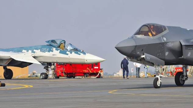 印度总理莫迪访问美国，似乎为印度带回了一件“大宝贝”——F-35战机。特朗普政府