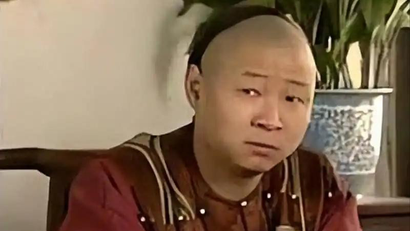 三德子赵亮55岁苍老像70岁，自称养鸡16年没赚到钱，但成行业标杆