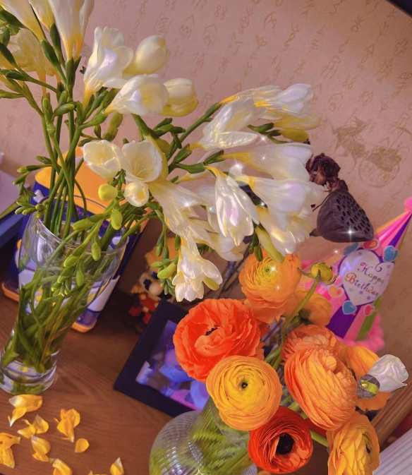 儿子：妈，给我打点钱，我女朋友怀孕了。妈妈：好的！明天等我消息。第二天儿子：妈，