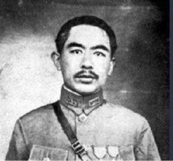 1949年，国民政府高官盛世才岳父邱宗浚11口人被灭门，幼小孩童都没放过，门上用