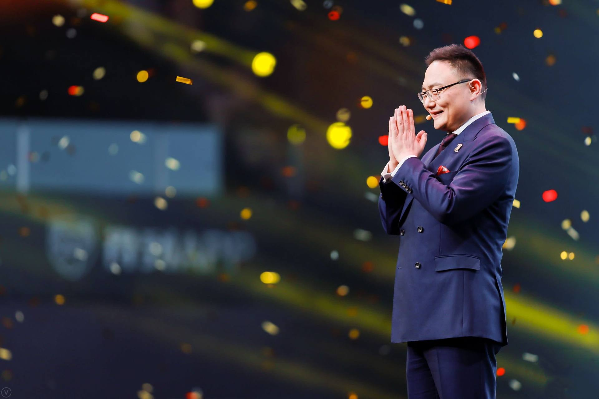 一次，罗振宇对面试者说：“来我这面试的人，要么名校毕业要么能力超强，你凭啥拿着一