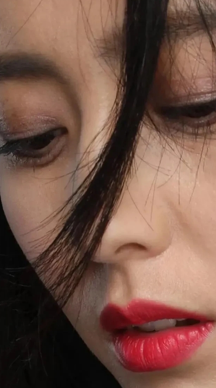 为什么把秦海璐照片放进来，给我个理由？
1.最完美的答案
美得最独特：秦海璐
美