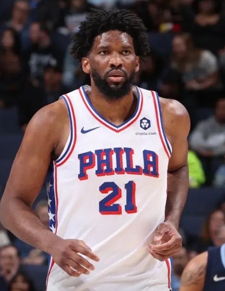 尼玛赛季要报销了
恩比德遭遇窦骨折！
Shams说76人检查的结果为窦骨折！这个