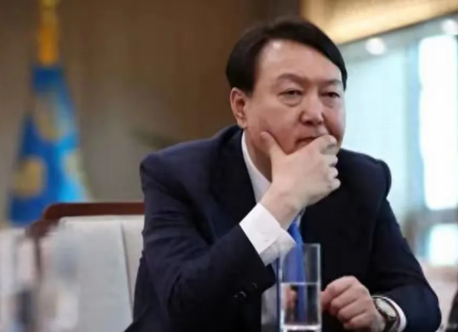 别打了，我投降还不行嘛！

1 月 15 日， 尹总正与韩国公调处协商，将主动出
