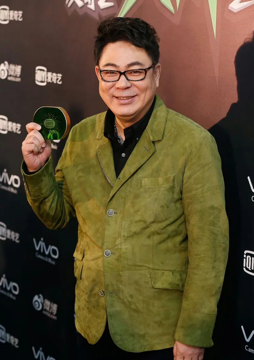 这是今天娱乐圈最大的瓜了！出演《家有儿女》的夏东海，被曝出轨家暴想不到这么老实的