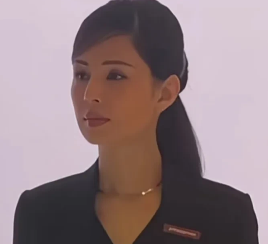 50好几的李若彤这也太美了吧！这怎么比以前扮演小龙女的时候看起来还要精致。虽然她