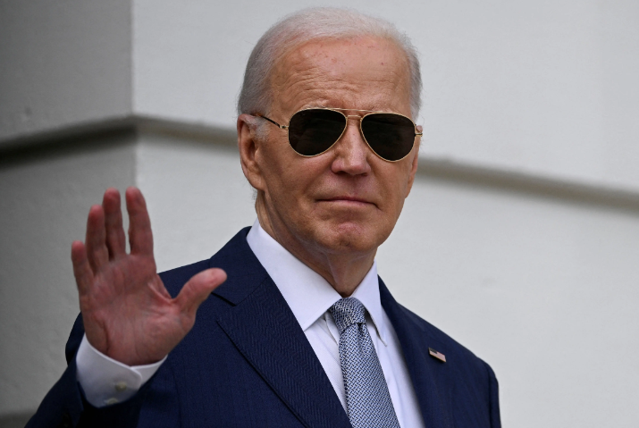 拜登继续突击援助。美媒称，拜登秘密向国会申请了240亿美元，用于向乌克兰提供援助