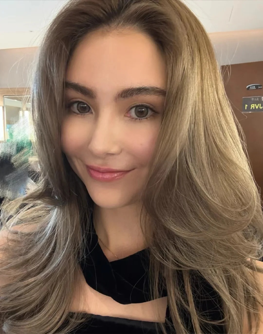 昆凌爷爷太像圣诞老人了吧❗❗❗
昆凌带爷爷看周杰伦演唱会啦
爷爷非常有仪式感的盛
