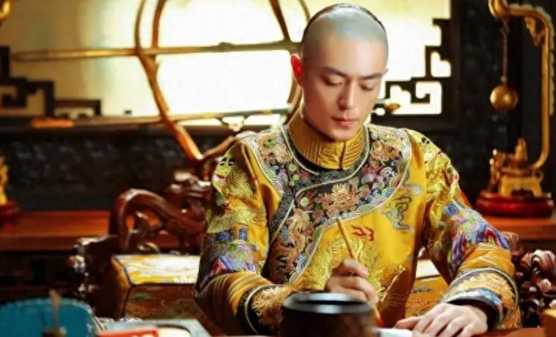 “皇上无药可救了，这“龙体”上出了“凤脉”啊”。说完，就扑在地上哭作一团，谁知乾