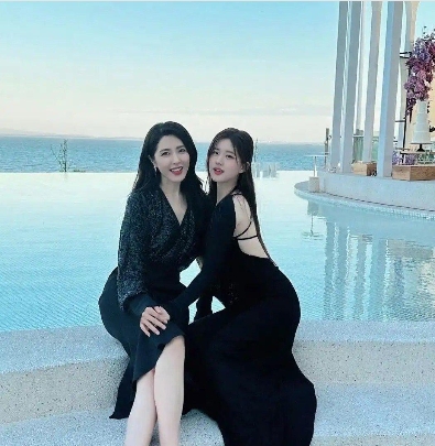 赵露思母女，是内娱最极品组合了