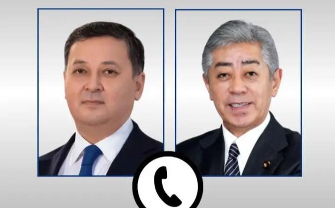 中亚争夺：哈日两国外长举行电话会谈。

哈萨克斯坦共和国政府副总理兼外交部长穆拉
