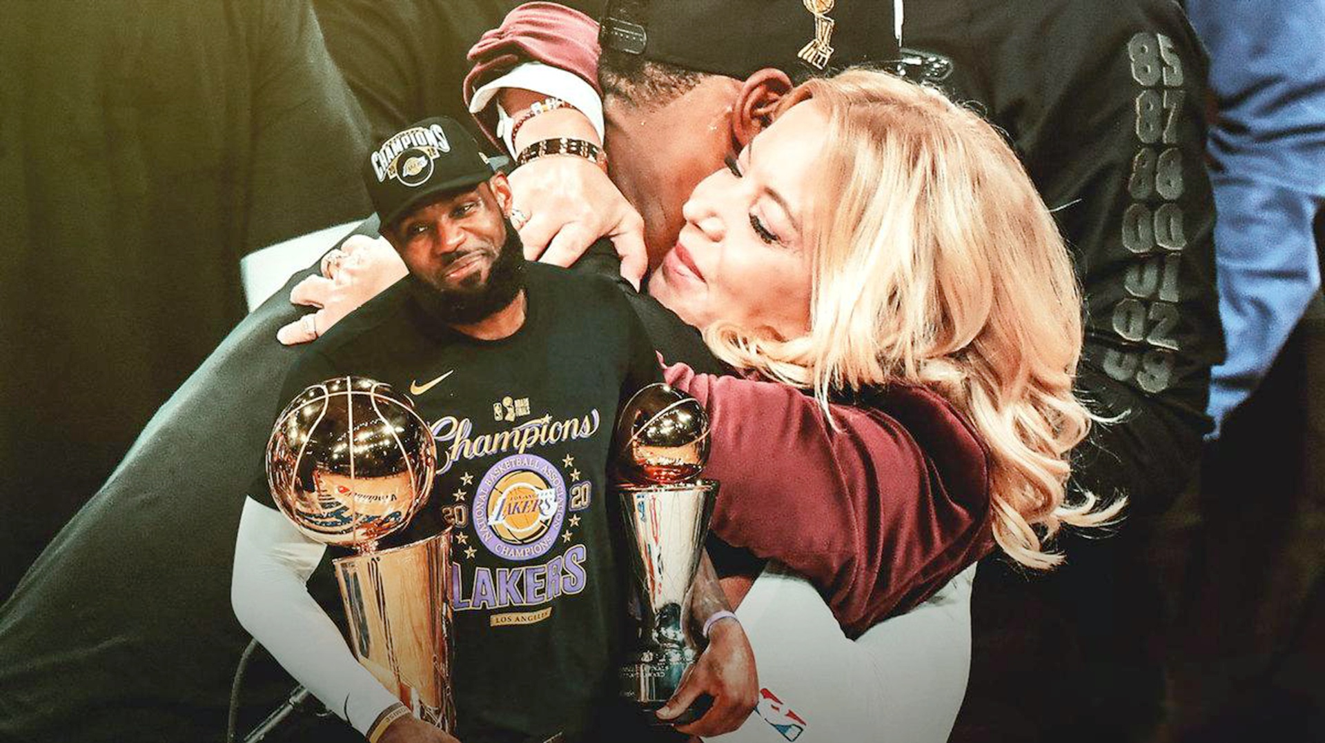 牛，湖人主教练热门候选人，也是骑士的热门候选人
名记Marc Stein报道，博