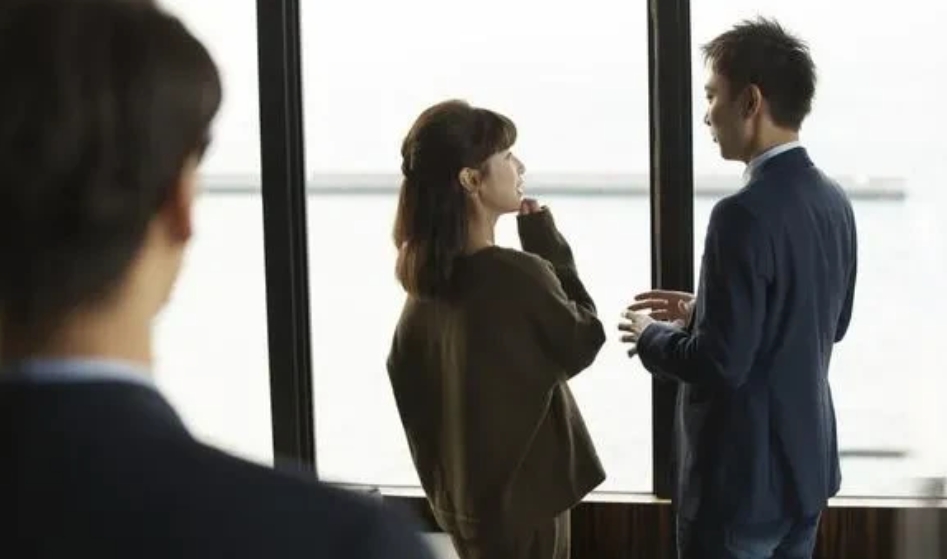 “冤不冤？”黑龙江牡丹江，男子见朋友与妻子聊天暧昧，怀疑朋友与妻子存在不正当关系