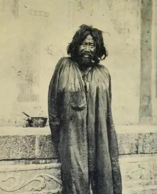 赵忠尧装乞丐带镭回国

                            