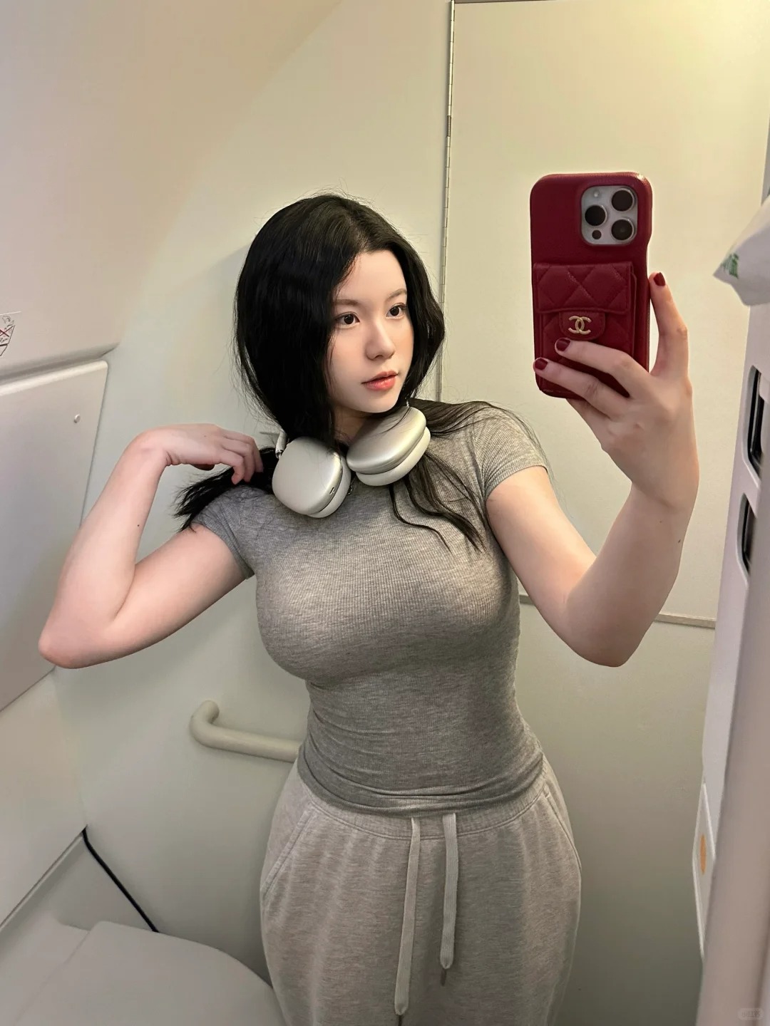 OOTD｜飞行日记🎧✈️
是谁一大早起来赶机🥱
困困ing