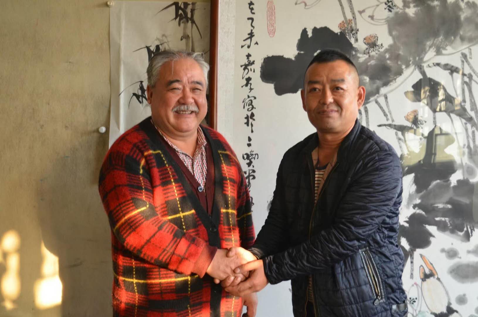 80年代，演员李嘉存花了38万，在北京买了一套别墅，又花了2000块月薪，请来保