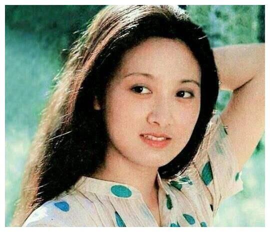 65岁邓婕：丁克之路成赢家