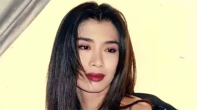 她是香港一代艳后，前任出轨后猝死，拒当成龙情妇，如今60岁单身的她怎样了