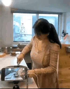 老婆每天都拍摄美食视频，大家觉得怎样才能火啊？