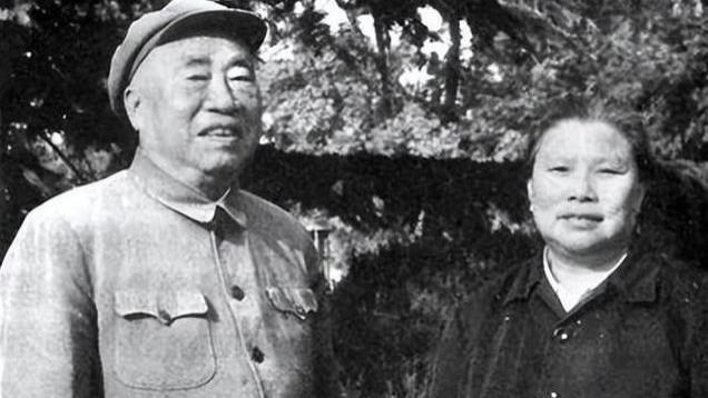 朱国华被枪毙后，康克清震怒：你们出了问题，都是在羞辱你们爷爷