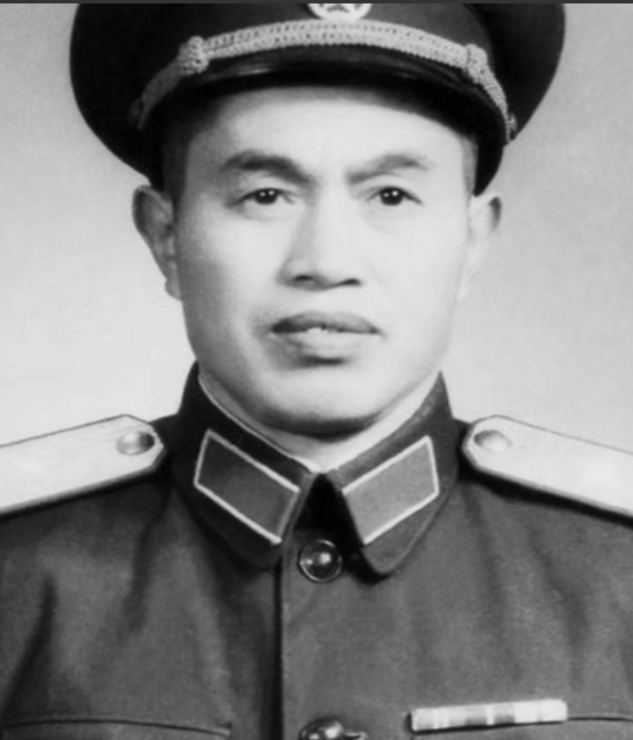 1969年，兰州军区司令皮定钧在外视察，路过一村庄时，发现几个十几岁赤裸身体的姑