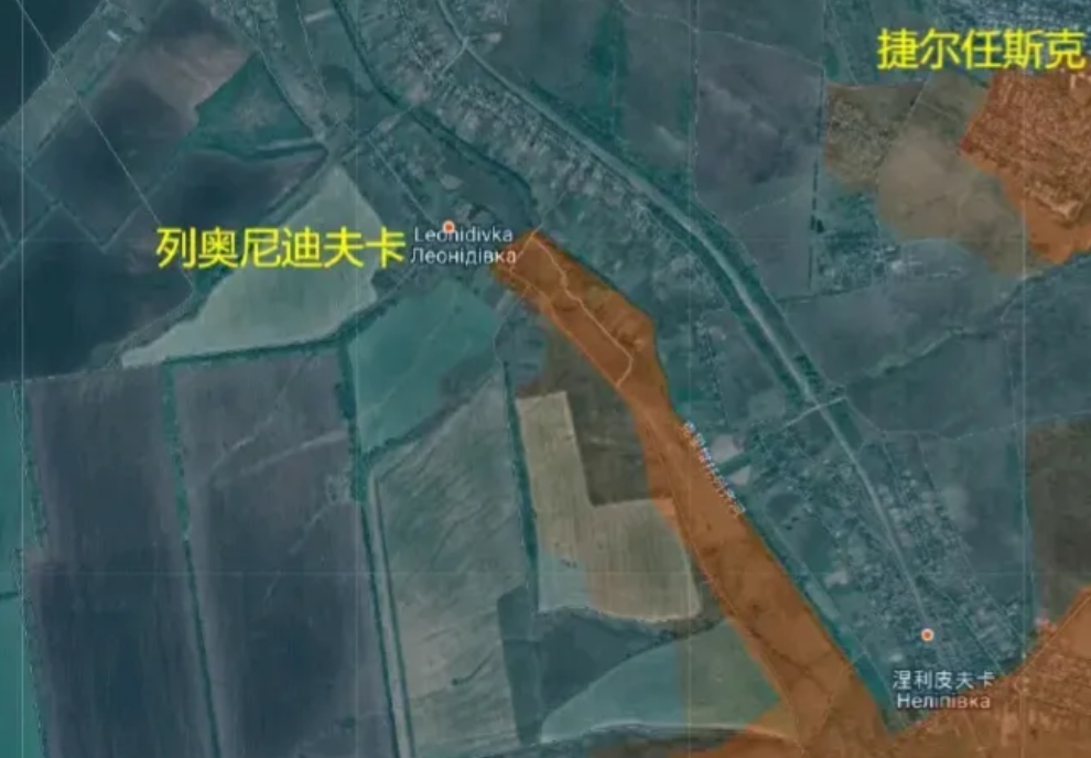 俄军是真猛！在捷尔任斯克方向，俄军第51集团军第9摩步旅的一个突击小队，开着被乌