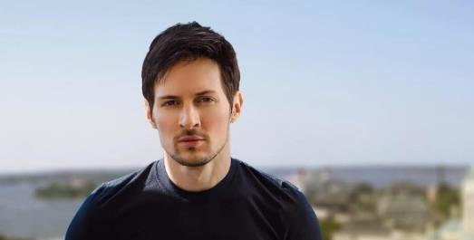 据法国媒体报道，法国调查法官突然终止了对社交网“电报”创始人#杜罗夫#的拘押，警