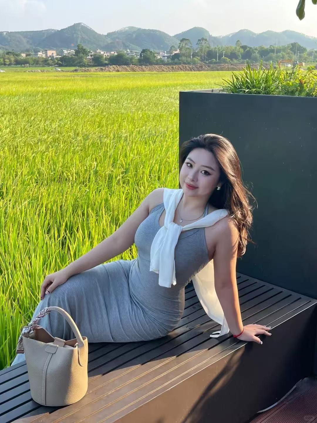我觉得我还能在玩几年可是家里催婚了哈哈哈哈哈