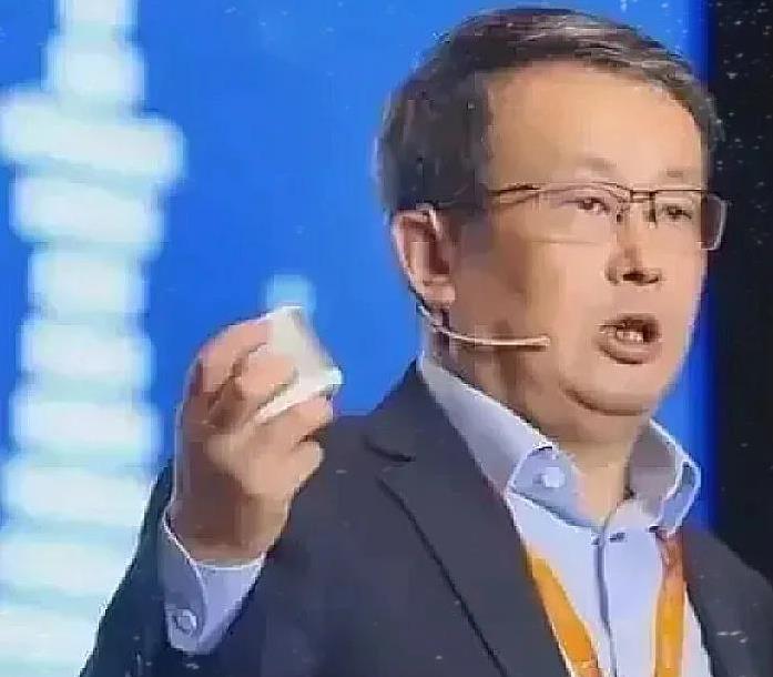 纷纷惊呼
项立刚老师最近发文指出，现在很多领域出现了“海归养老潮”，
   不仅