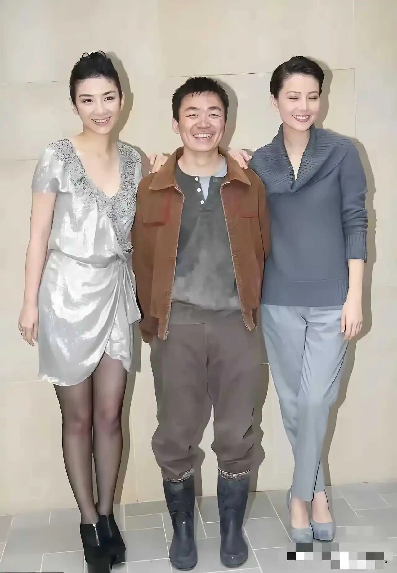 这是农村人刚浇完地回来？