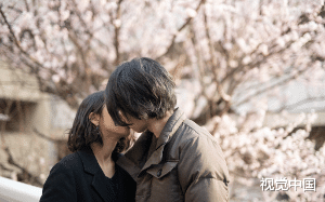 温庭朝是天之骄子，周青显是刻意模仿他的拜金整容怪，云泥之别，没人会想到，他们是同一个人。