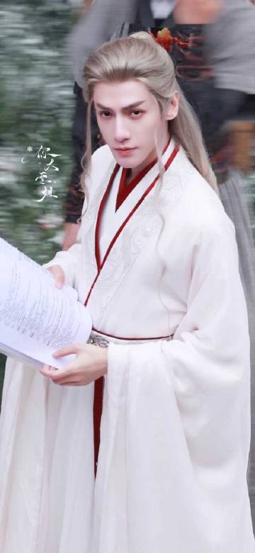投稿罗云熙水龙吟红裘雪狐路透 ​