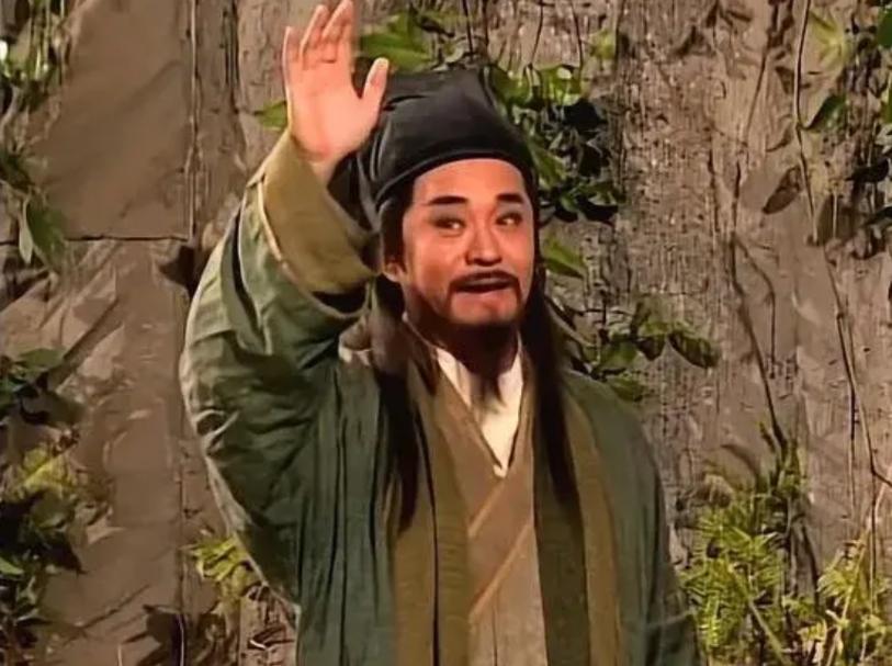 岳不群在收纳和招揽人才上，在笑傲各门派中做得是最差的。

魔教兵强马壮，少林武当