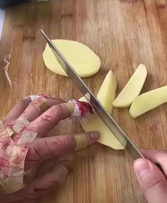 这上古神器土豆丝看起来好好吃
