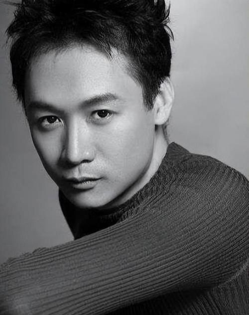 从荧幕明星到外卖：高虎的选择与人生重启