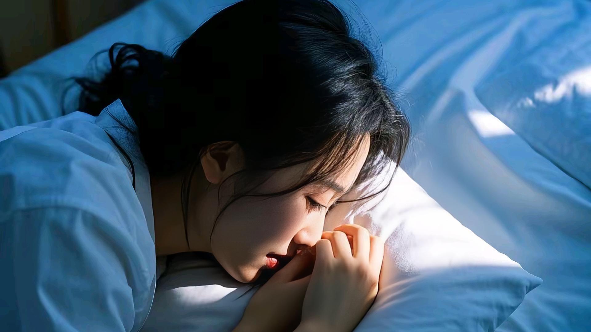 家族群因万元包包踢人事件：嫁凤凰男的代价比出轨更残酷