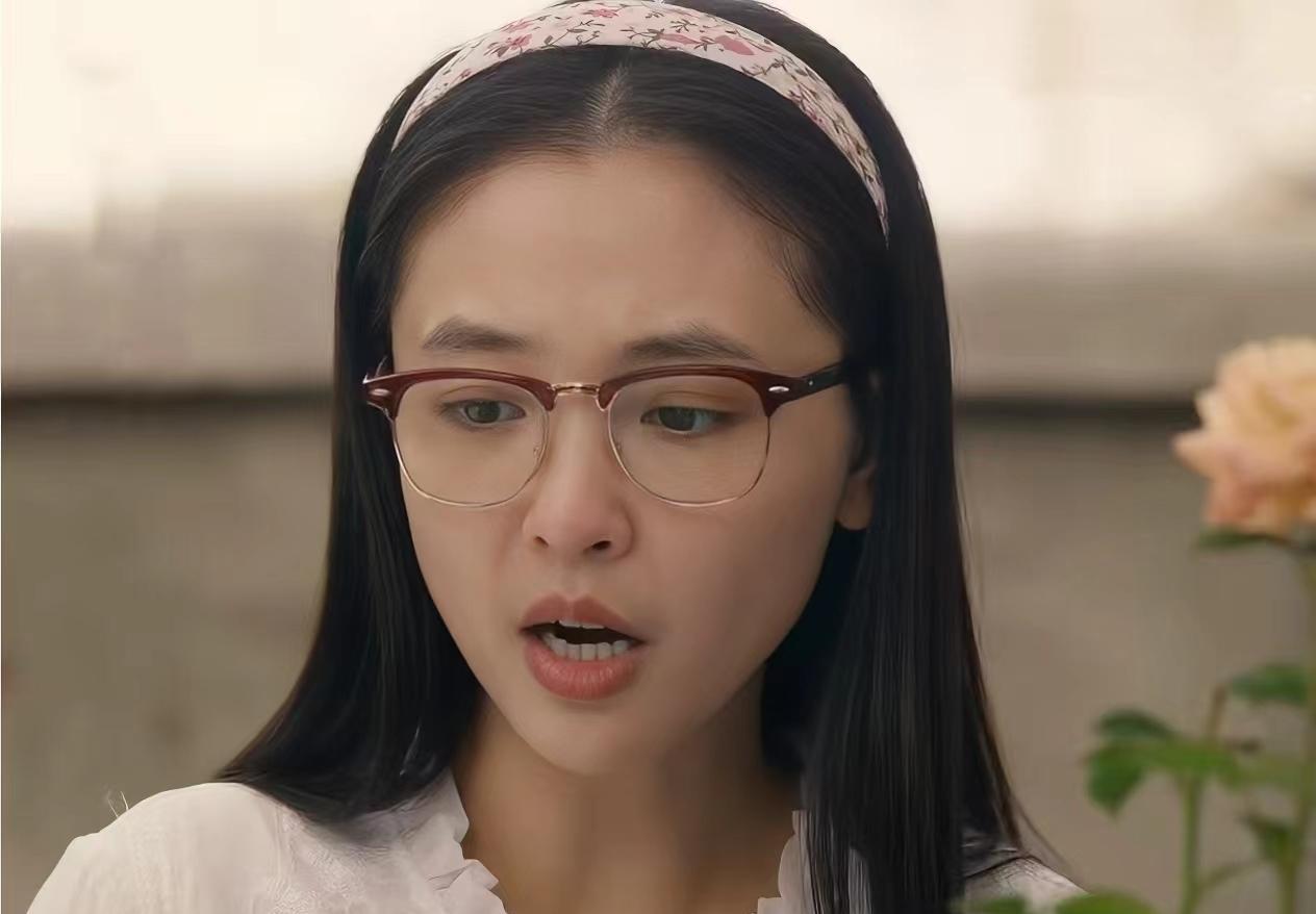 《六姊妹》：何家六姐妹，现在看来最无情的不是老三何家艺，而是老四何家欢！
老三何