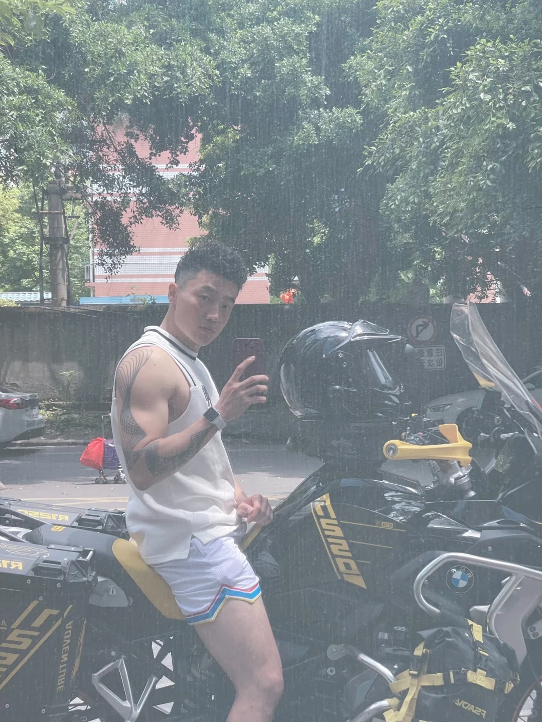 一定要男模吗 男摩不行吗