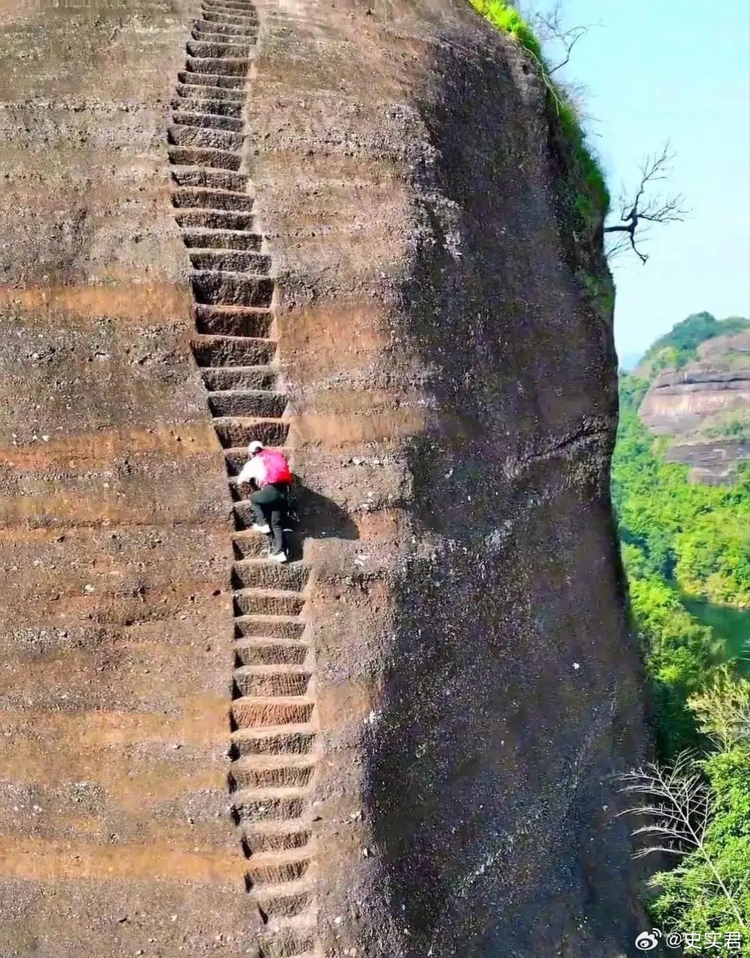 上去行，该怎么下来呢