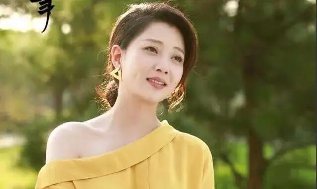 殷桃：美貌演技并存，活出精彩人生