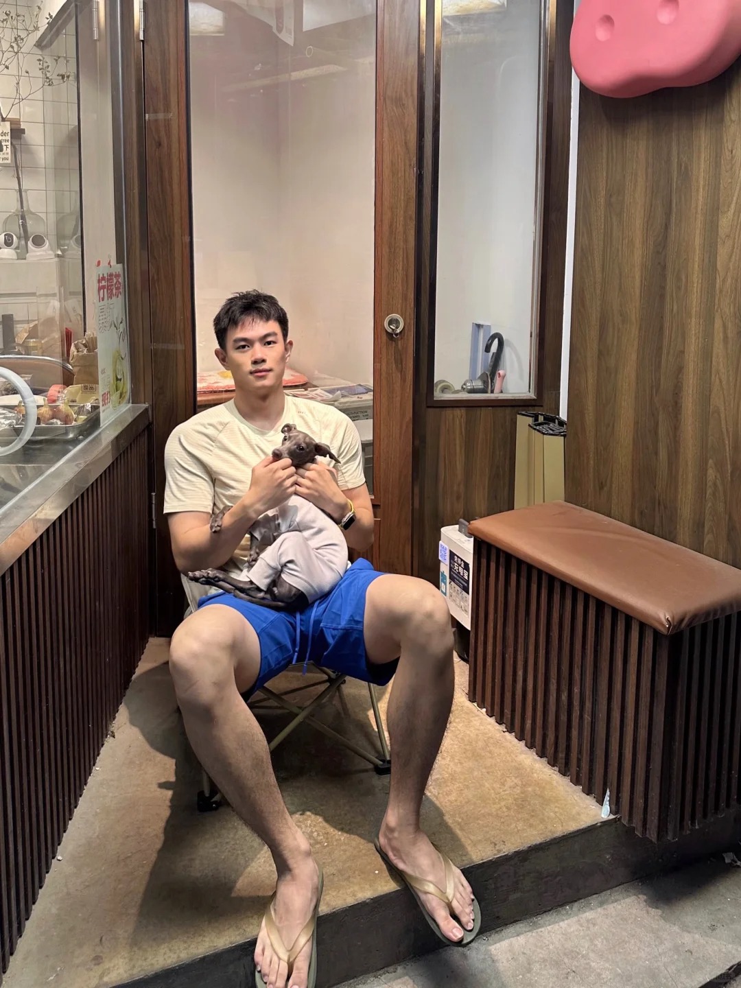 和粑粑一起上班
最近天气变暖了很多
还蛮喜欢夏天的勒