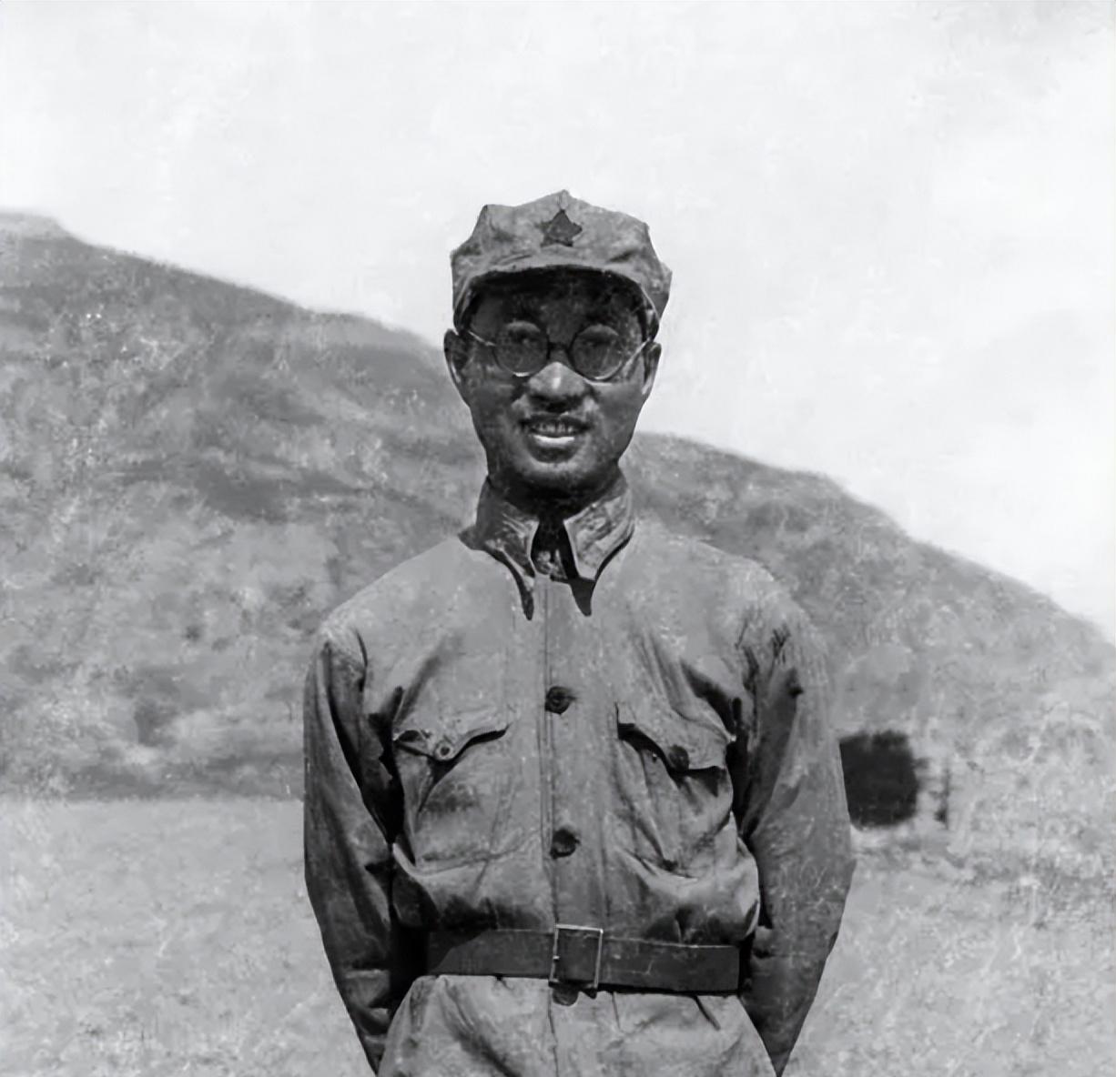1946年的春回大地之际，陈赓终于迎来了与久别重逢的长子陈知非的团聚时刻