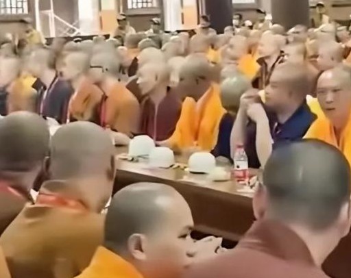 和尚不干活靠啥吃饭

                             