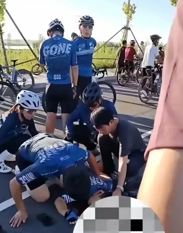 河北男孩骑行遭碾压身亡，随着视频的曝光，有3点真相：

1、车速快，事故发生时，